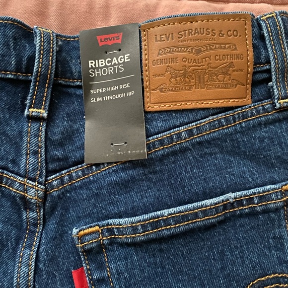 LEVIS RIBCAGE shorts - Picture 4 of 5